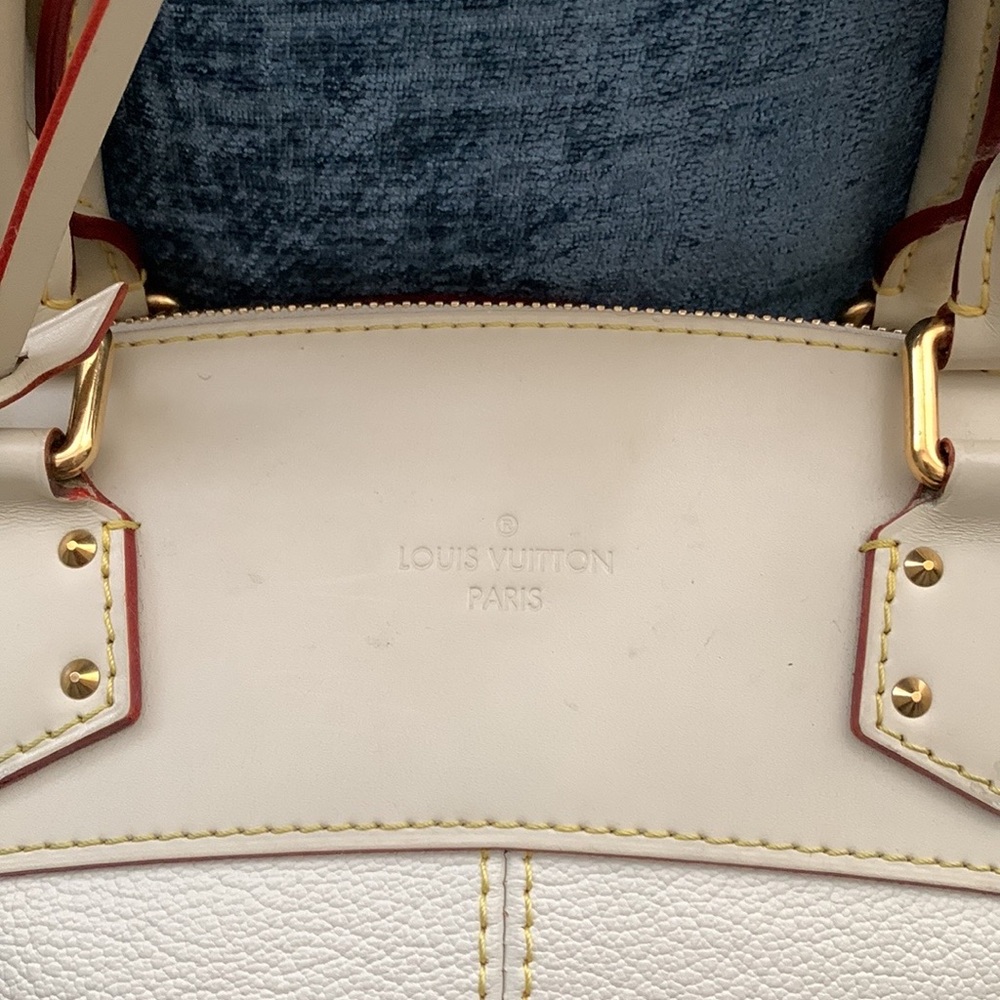 Louis Vuitton Suhali Lockit Bag in Preloved condition - Picture 12 of 16